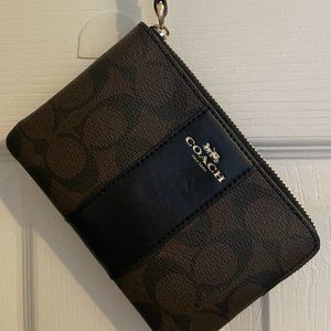 Coach Wristlet perfect condition